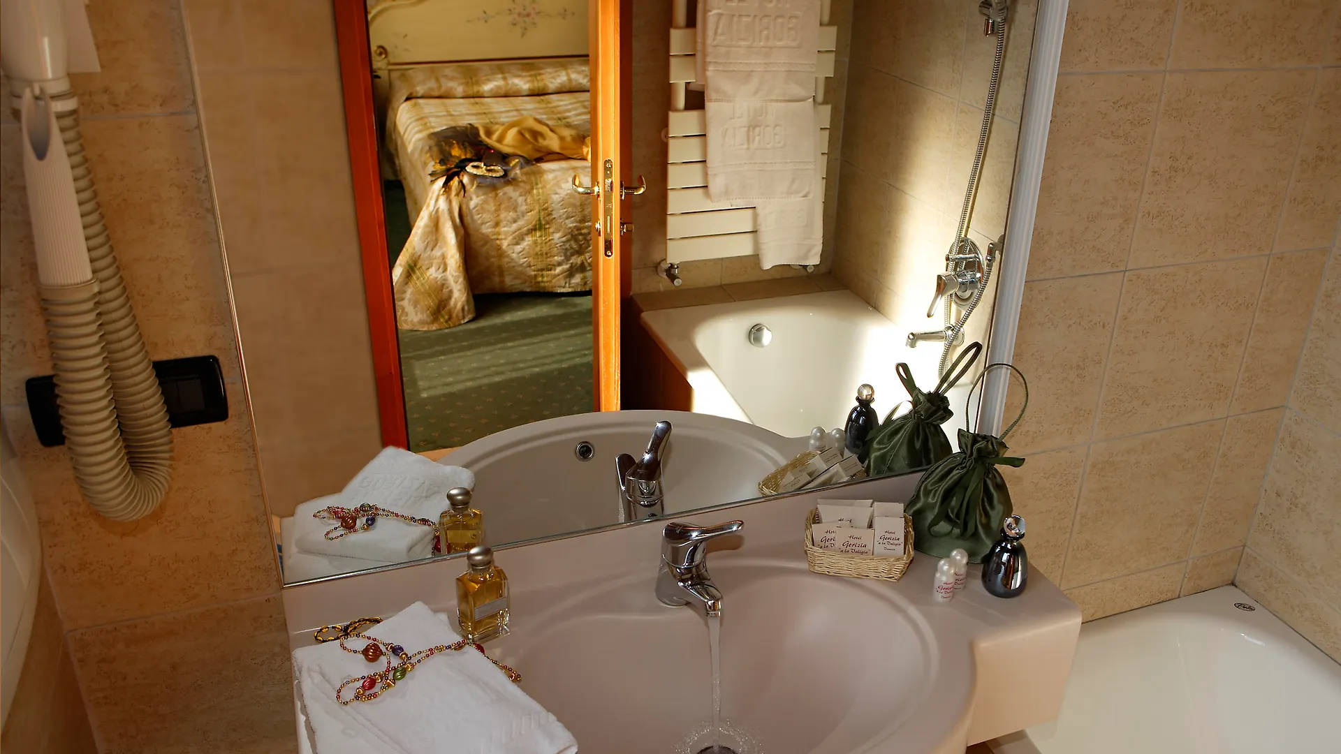Hotel Gorizia A La Valigia Venice 3*,  Italy